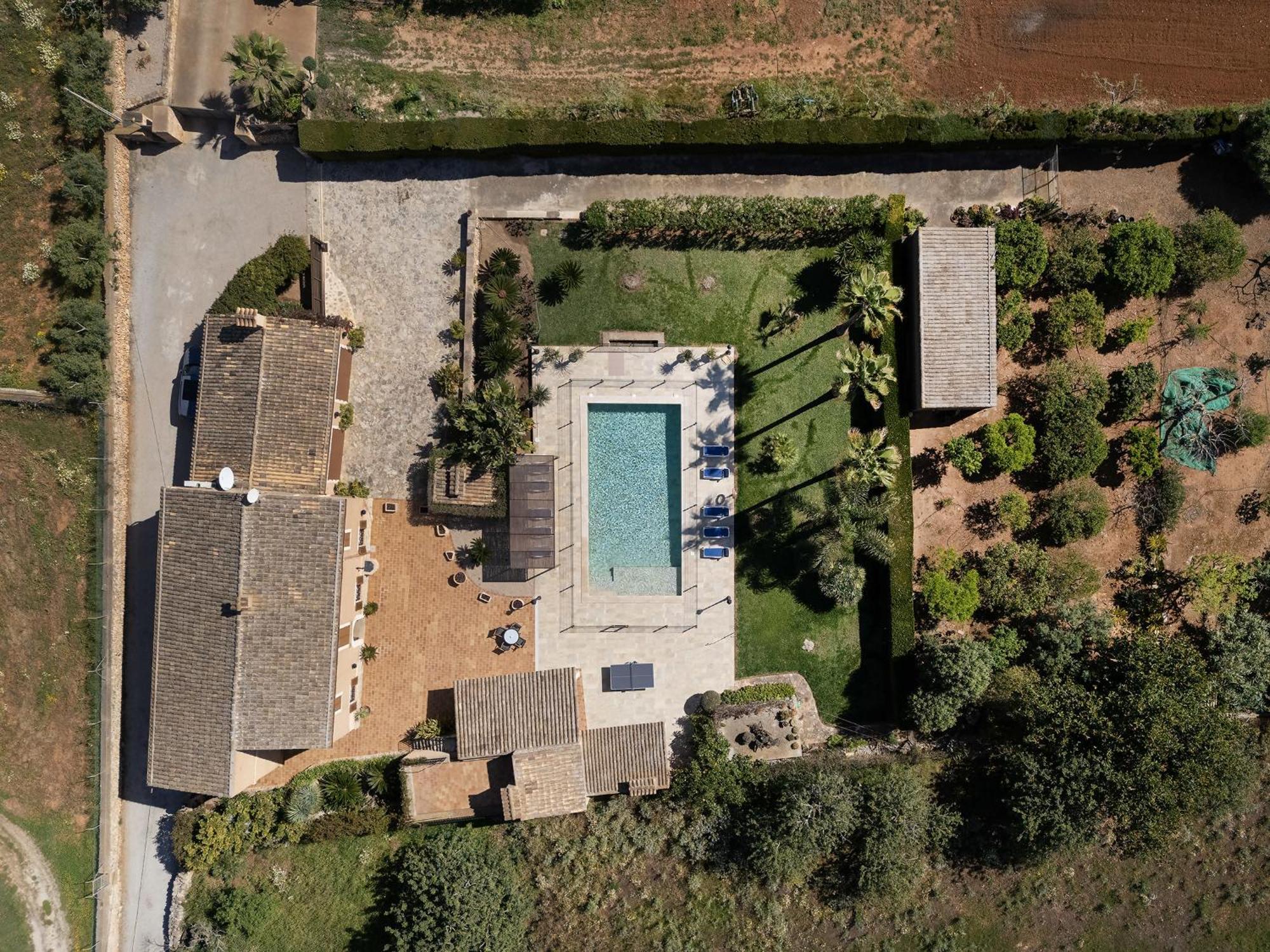 10 Personas Con Bbq Piscina Y Terraza